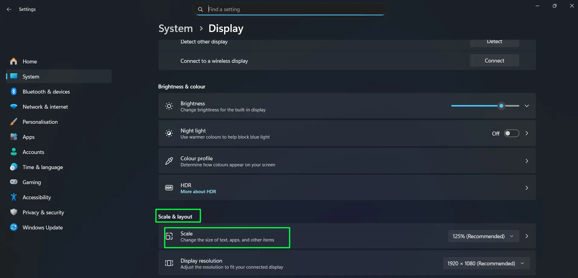 Locate the ‘Scale’ section under ‘Scale & layout’